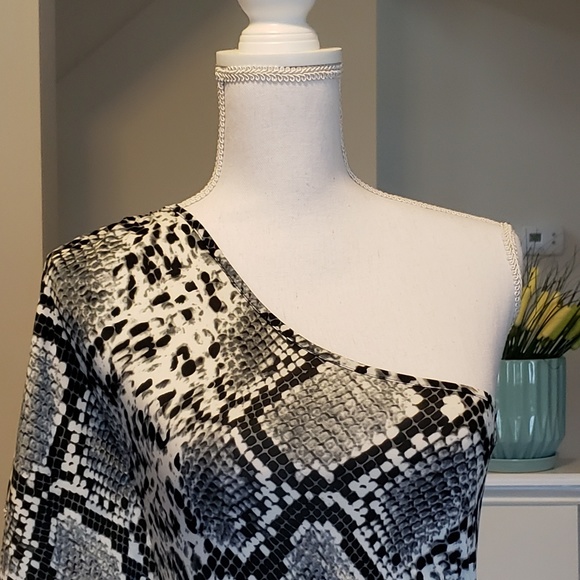 Party body fit Dress - Picture 3 of 7